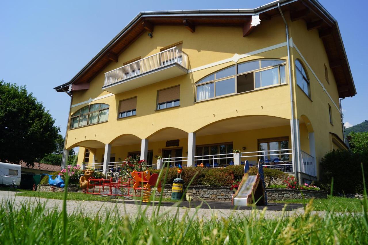 Bungalows In Camping Solarium Domaso Esterno foto